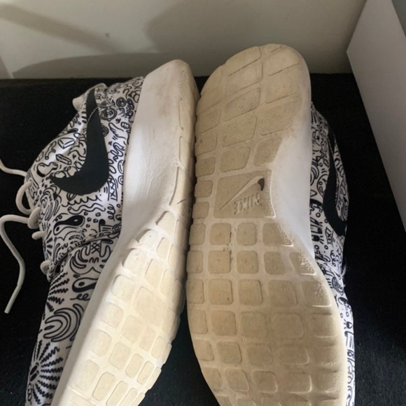 nike roshe print doodle sketches - Picture 5 of 10